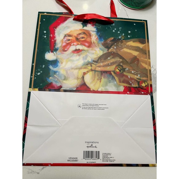 Bundle Christmas wrapping 8 bags 3 boxes 1 pack tissue paper - Picture 10 of 13